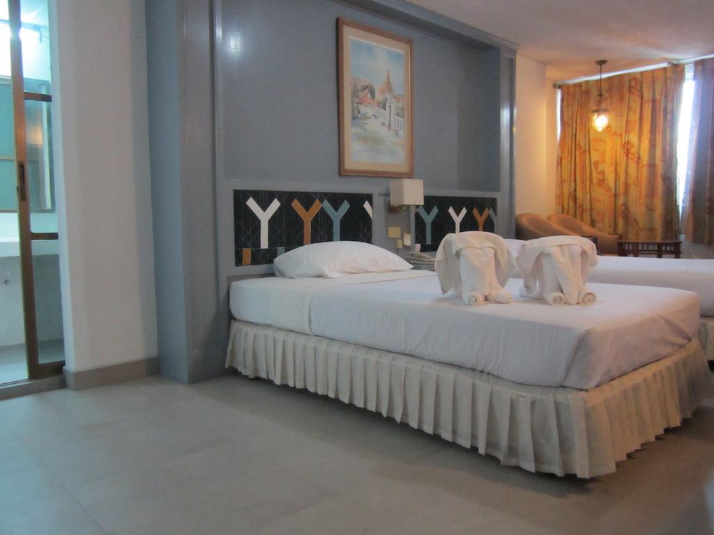 Lopburi Inn Hotel Habitación foto