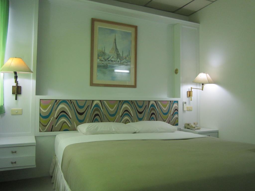 Lopburi Inn Hotel Habitación foto